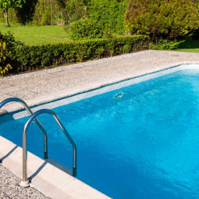 So lässt sich die Poolsaison im eigenen Garten ganz einfach verlängern